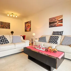 And Town Centre At Your Doorstep Apartamento